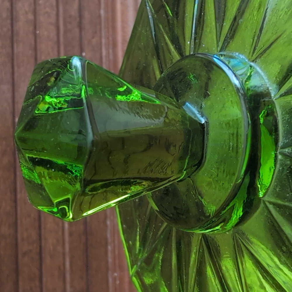 Vintage Viking Glass Emerald Green Diamond Point Candy Dish Compote - Picture 5 of 11